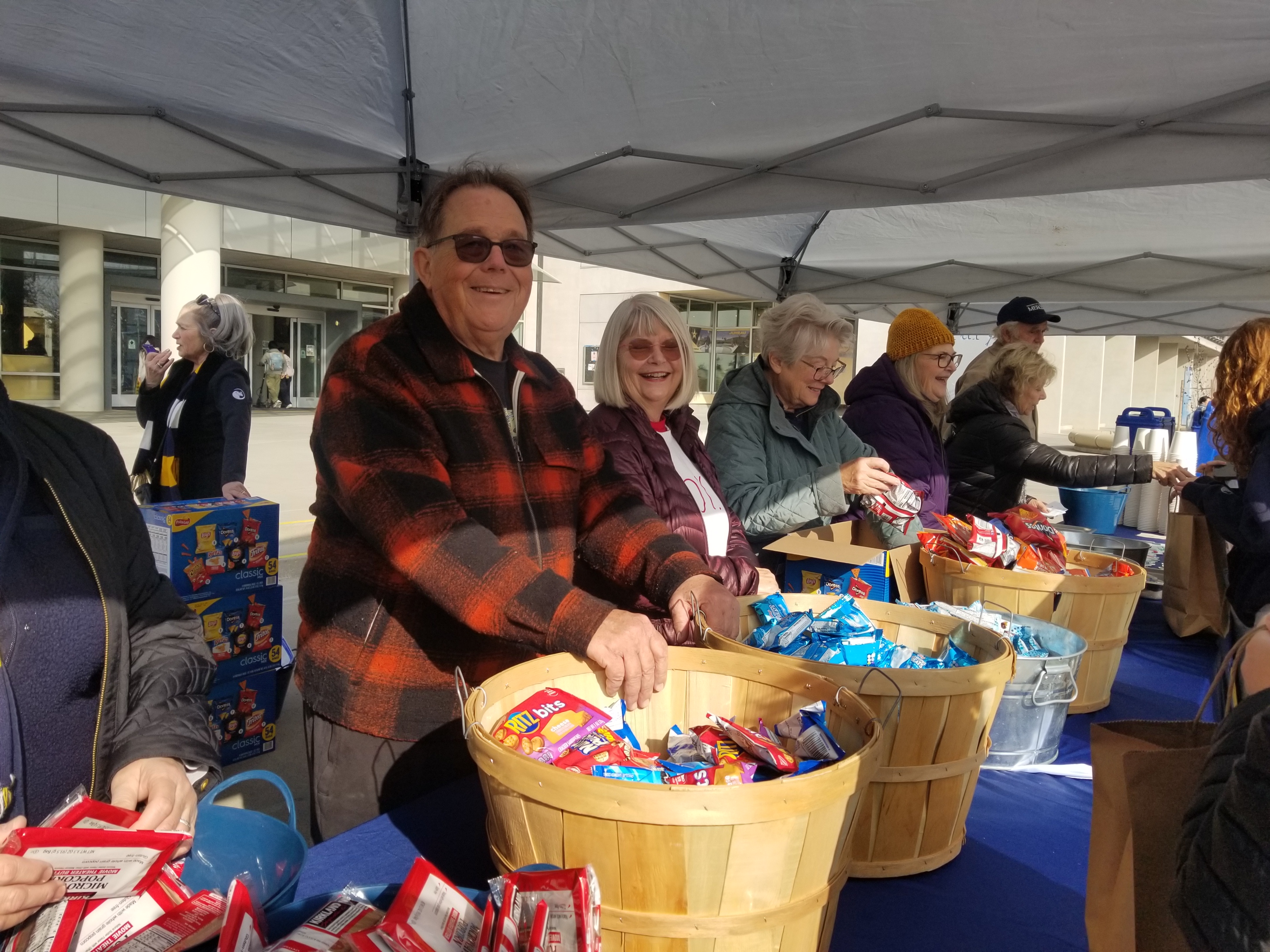 volunteers ready with snacks